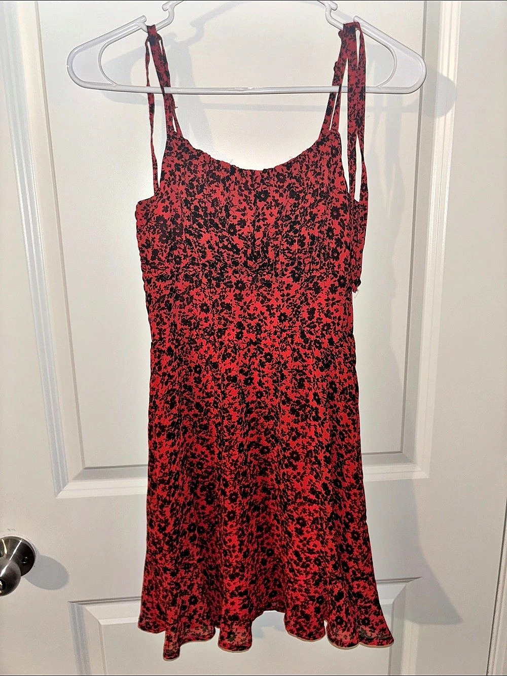 Lily Rose Floral Mini Dress in Red & Black Size Small Like New